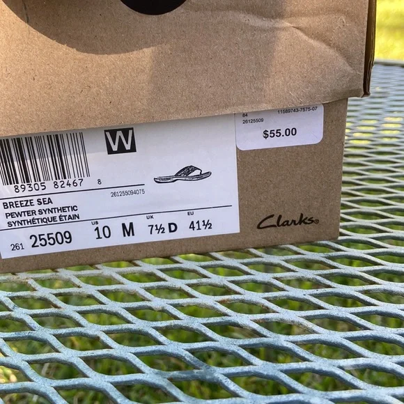 SOLD Clarks NEW cloud stepper‘s soft cushion flip-flops pewter new in box - Picture 8 of 9